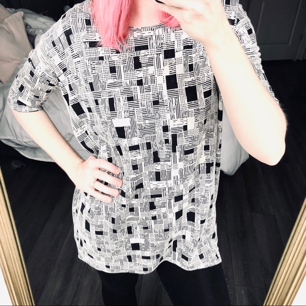LuLaRoe Geometric Abstract Tunic